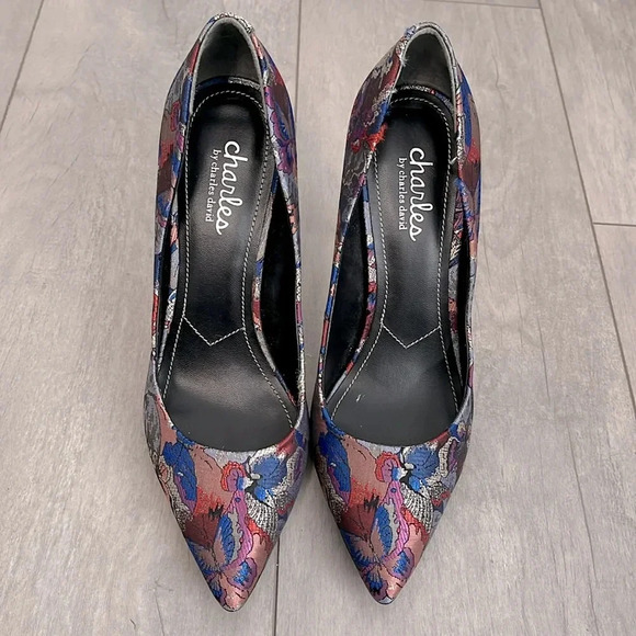 NWOT Embroidered Colorful Butterfly Heels,  Size 8 - Picture 2 of 5